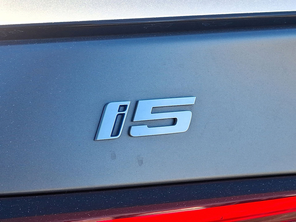 Used 2025 BMW i5 xDrive40 w/ M Sport Package image 24