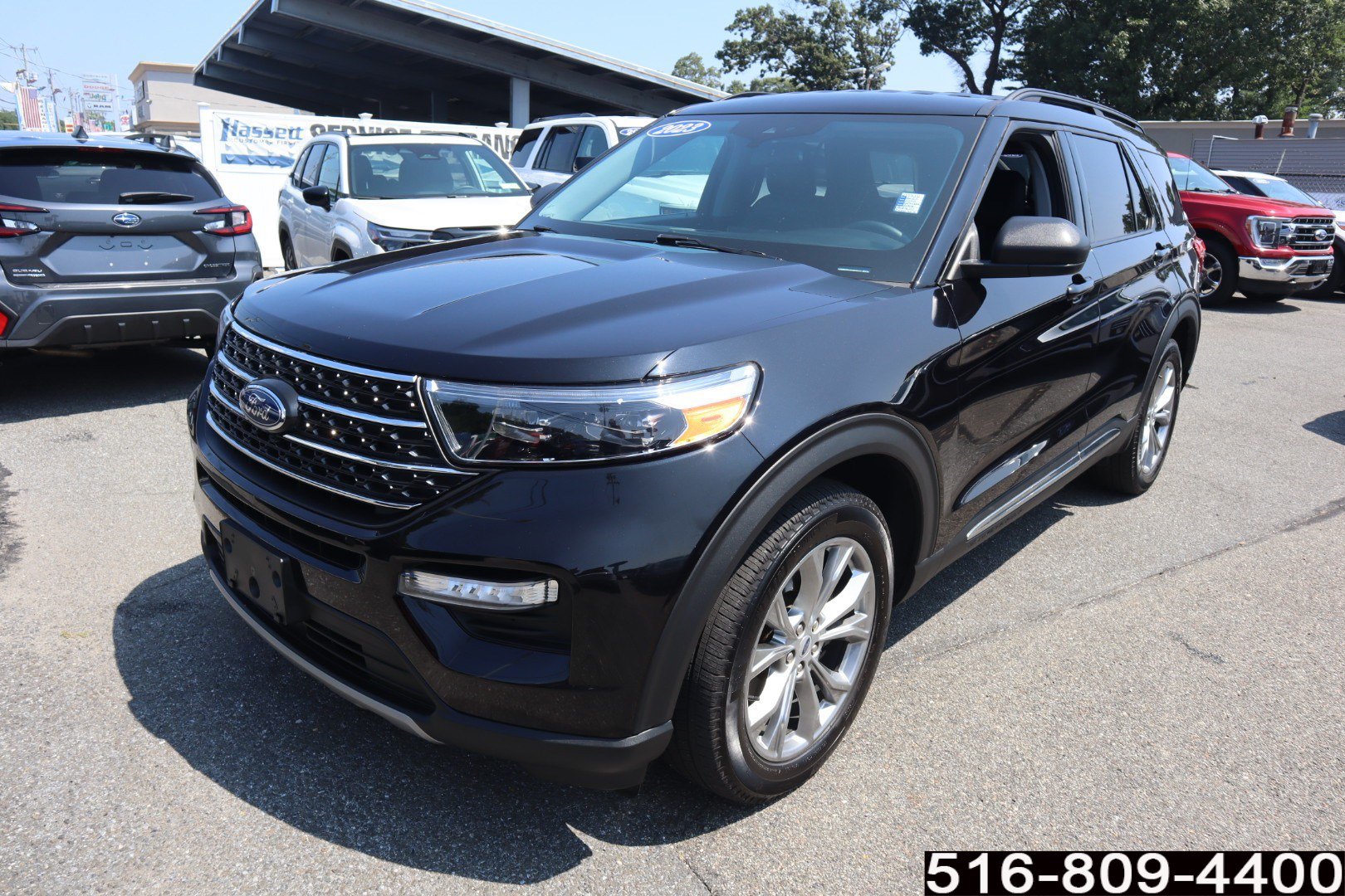 Used 2023 Ford Explorer XLT w/ Equipment Group 202A AWD/4WD image 8
