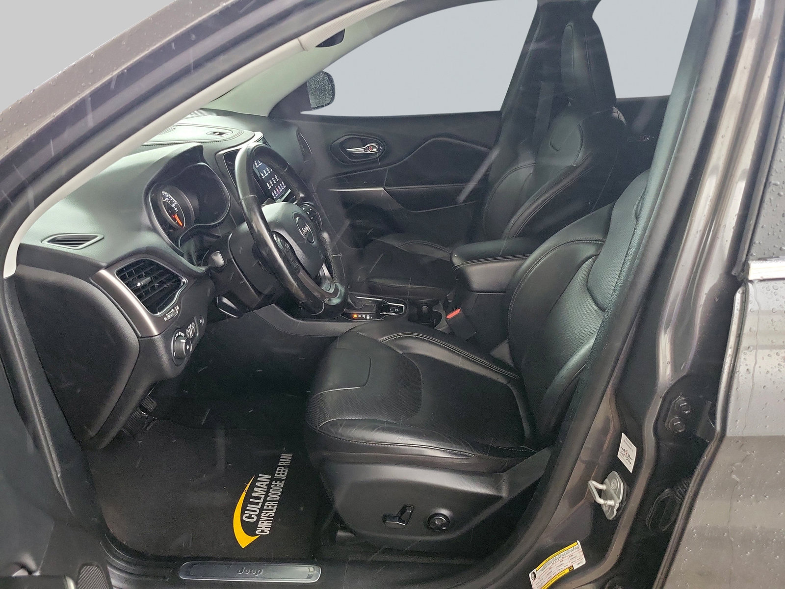 Used 2020 Jeep Cherokee Limited FWD image 27