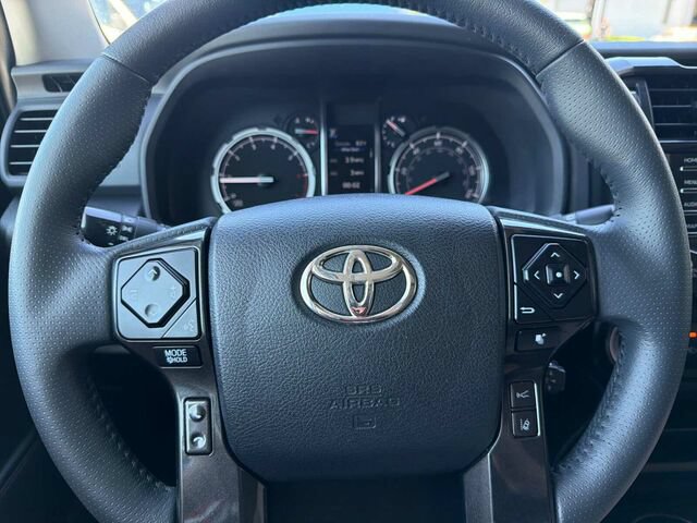 Used 2021 Toyota 4Runner TRD Off-Road Premium w/ Moonroof Package AWD/4WD image 28