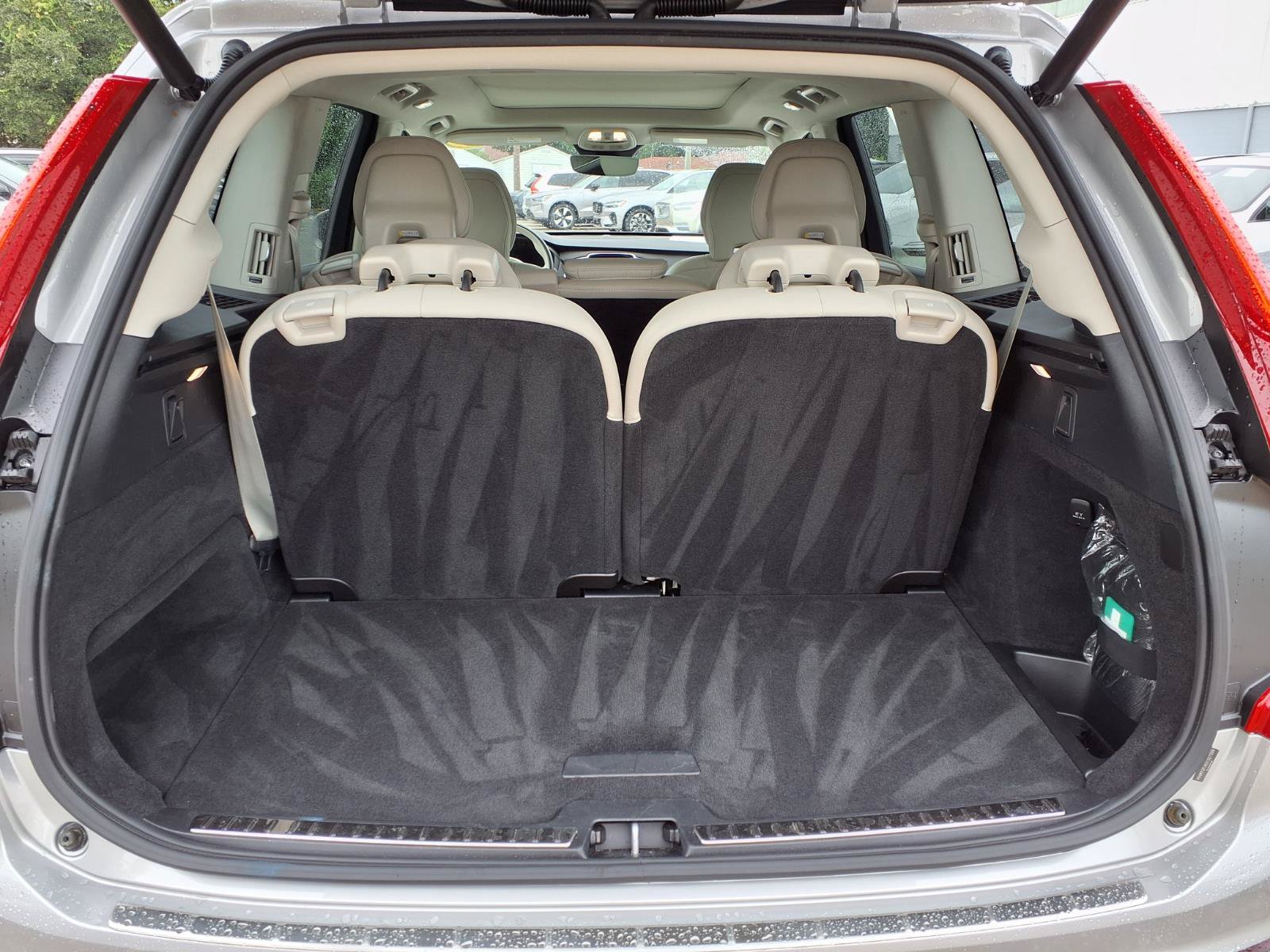 Used 2025 Volvo XC90 B5 Core w/ Protection Package Premier AWD/4WD image 18