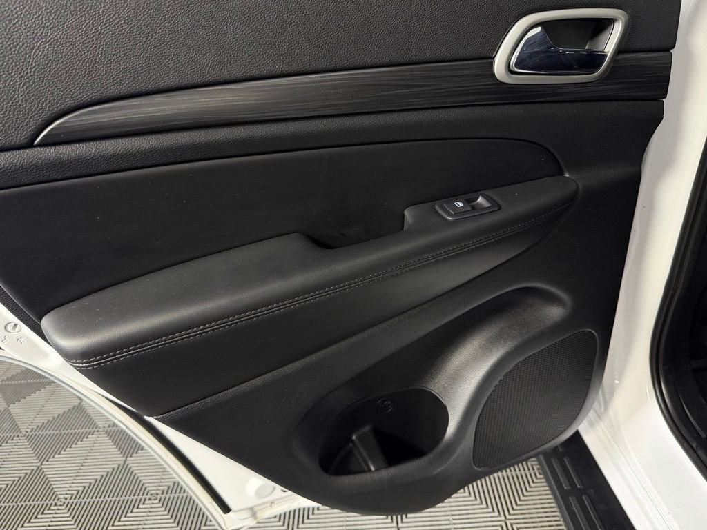 Used 2022 Jeep Grand Cherokee Laredo X image 36