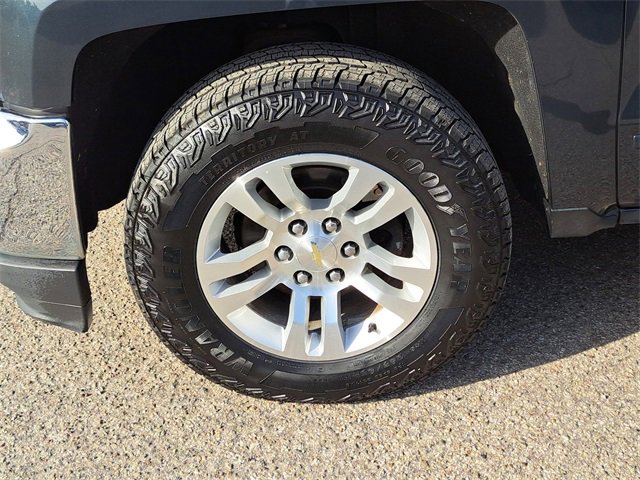 Used 2018 Chevrolet Silverado 1500 LT w/ All Star Edition image 9