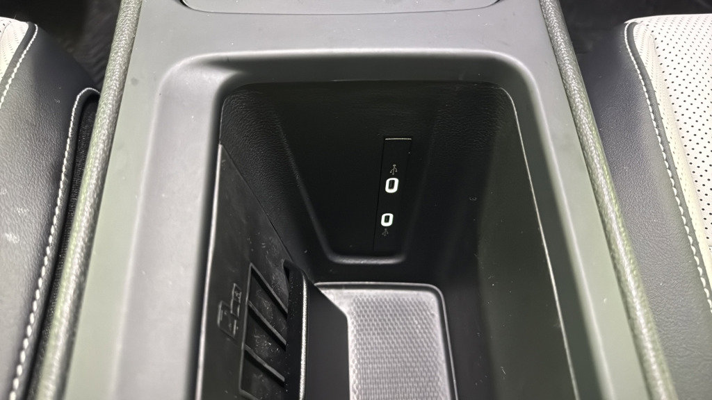 Certified 2025 Volkswagen Tiguan SE AWD/4WD image 37