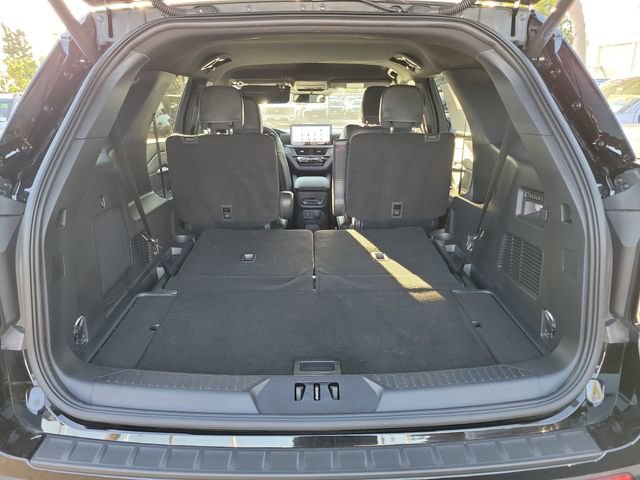 Used 2025 Ford Explorer ST image 18