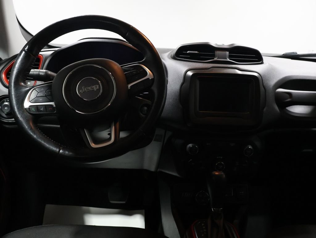 Used 2020 Jeep Renegade Trailhawk w/ Cold Weather Group image 17