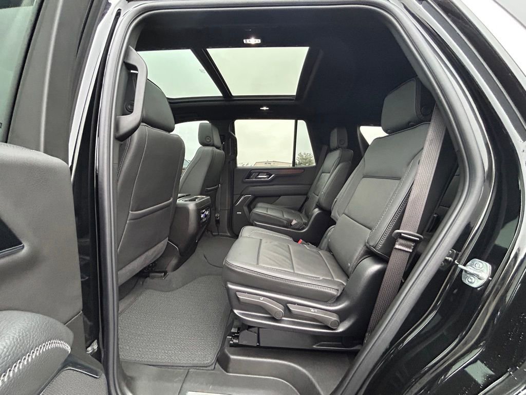 Used 2025 GMC Yukon Denali w/ Sun & Power Step Package image 12