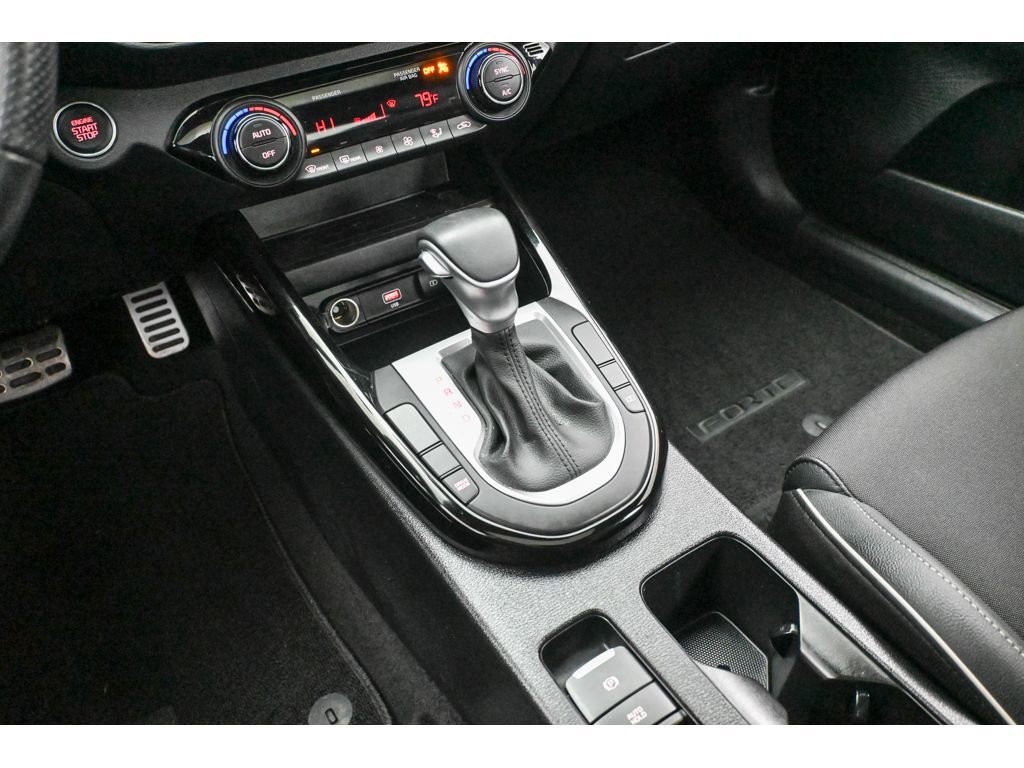 Used 2024 Kia Forte GT-Line w/ GT-Line Premium Package image 13