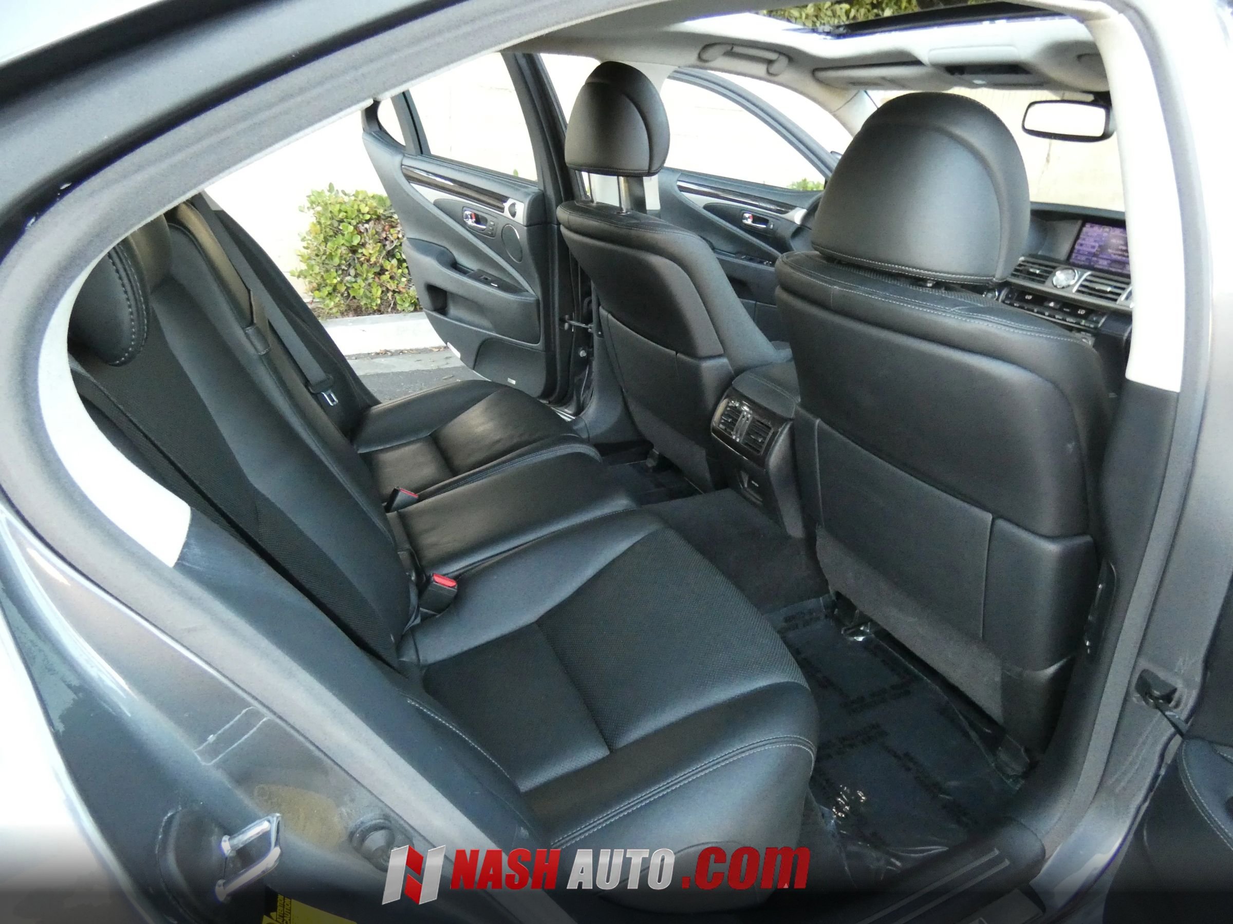 Used 2013 Lexus LS 460 w/ Ultra Luxury Pkg RWD image 29