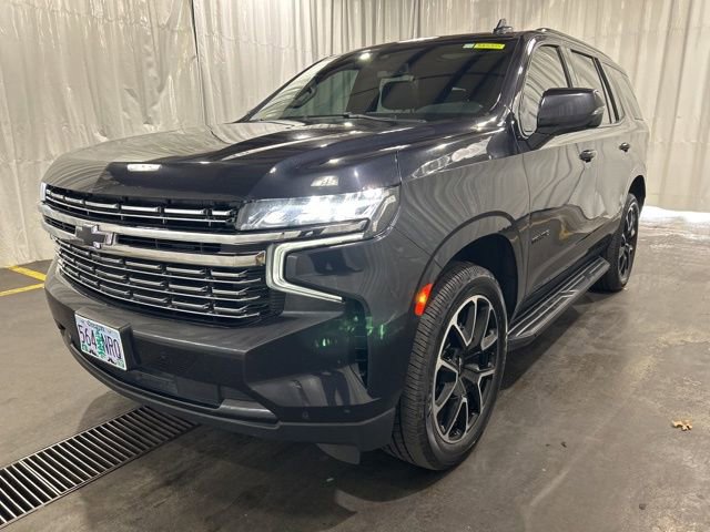 Used 2022 Chevrolet Tahoe RST w/ Luxury Package AWD/4WD image 24