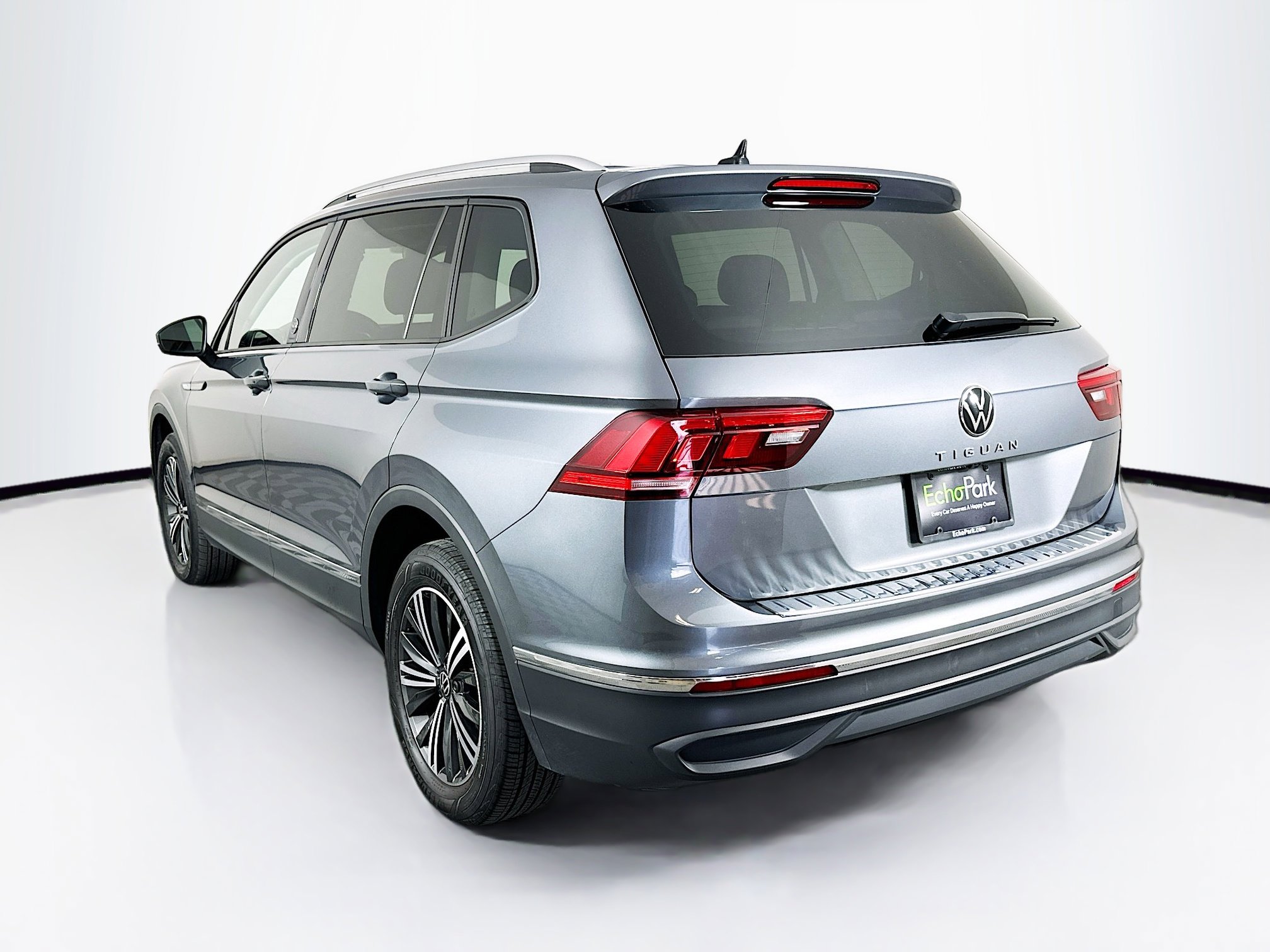 Used 2024 Volkswagen Tiguan Wolfsburg Edition image 5