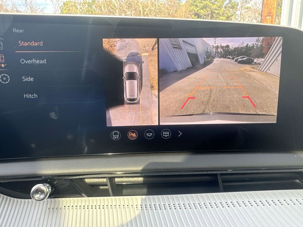 Used 2025 Cadillac Optiq Sport 2 image 28