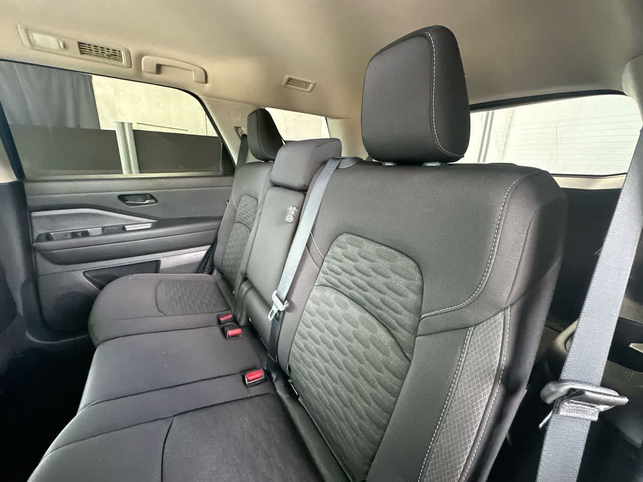 Used 2025 Nissan Pathfinder SV AWD/4WD image 22