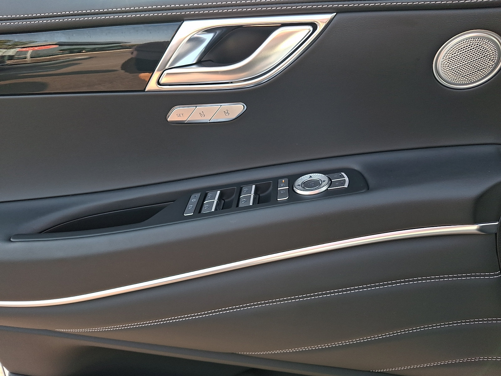 Certified 2026 Genesis GV80 2.5T AWD/4WD image 12