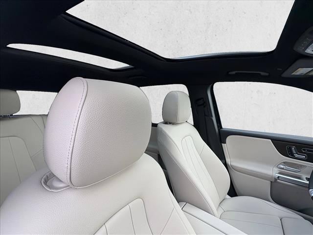 Used 2025 Mercedes-Benz GLB 250 image 22