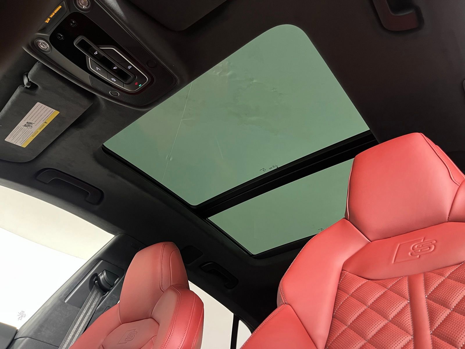 New 2026 Audi SQ8 Prestige image 15