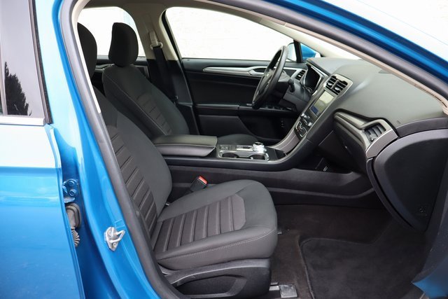 Used 2020 Ford Fusion SE image 32