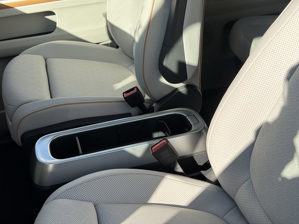 New 2025 Volkswagen ID. Buzz 1st Edition image 21