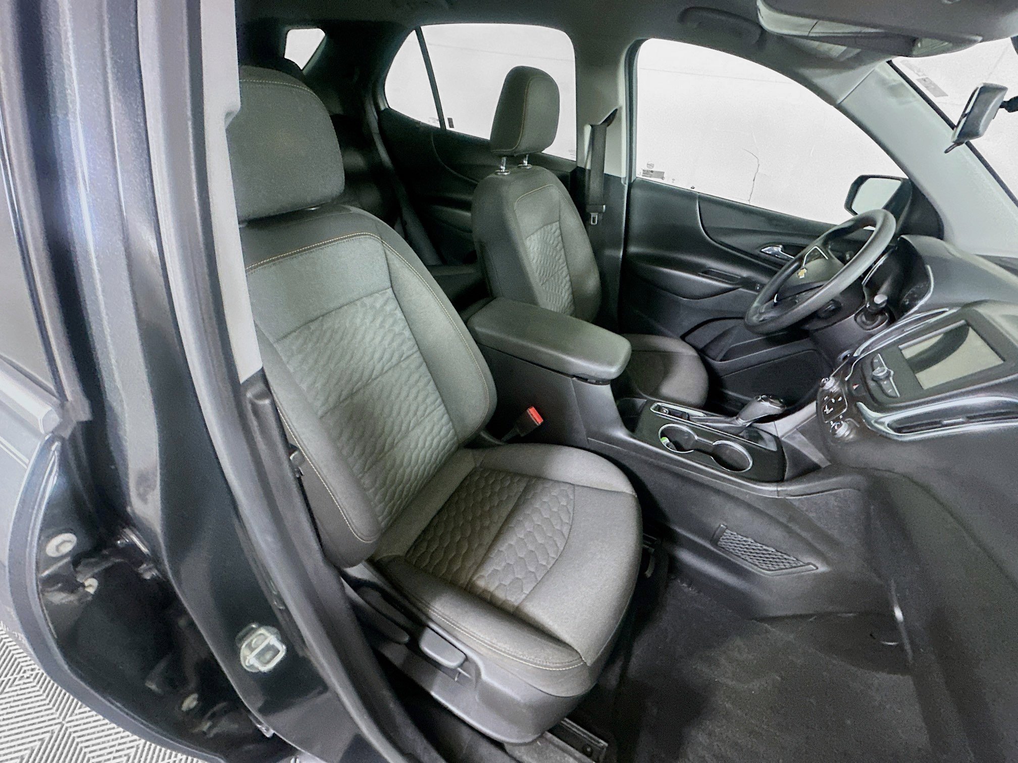 Used 2019 Chevrolet Equinox LT w/ LPO, Floor Liner Package FWD image 29