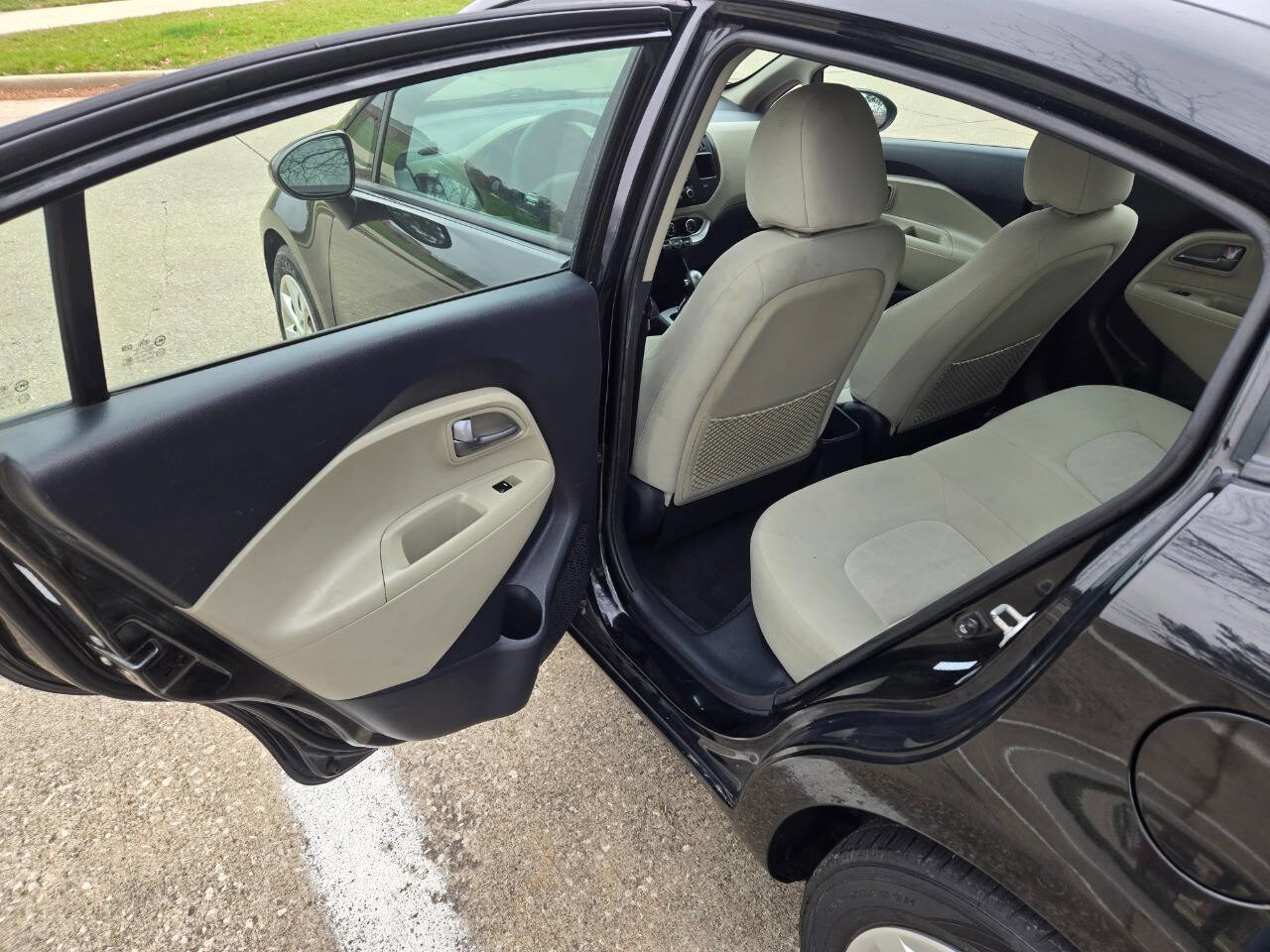 Used 2013 Kia Rio LX w/ PWR Pkg image 34