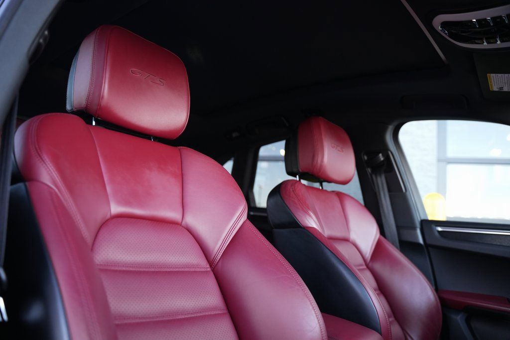 Used 2018 Porsche Macan GTS image 37
