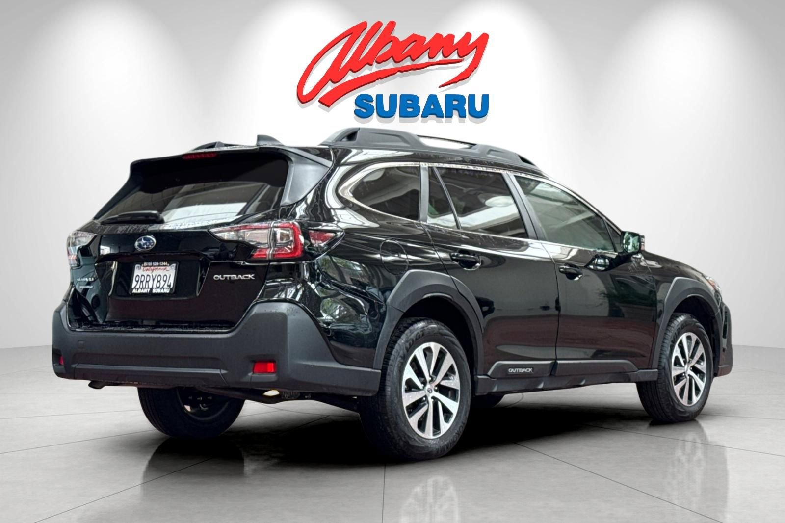 Used 2025 Subaru Outback Premium image 4