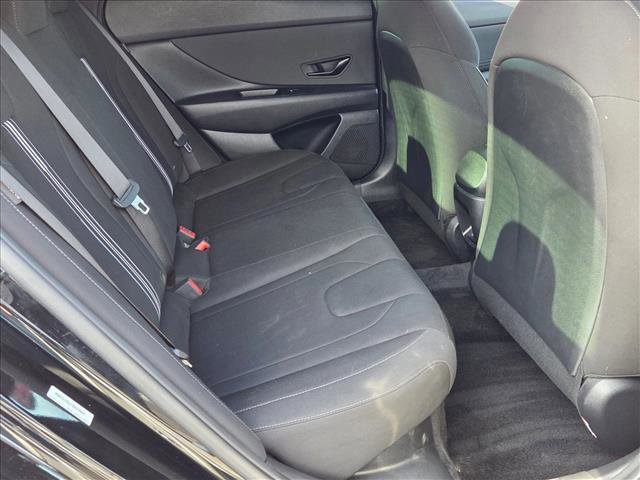 Used 2025 Hyundai Elantra SEL image 20