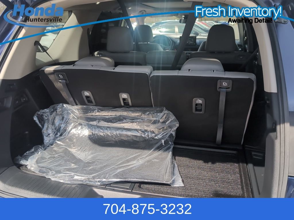 Used 2024 Honda Pilot Touring image 11