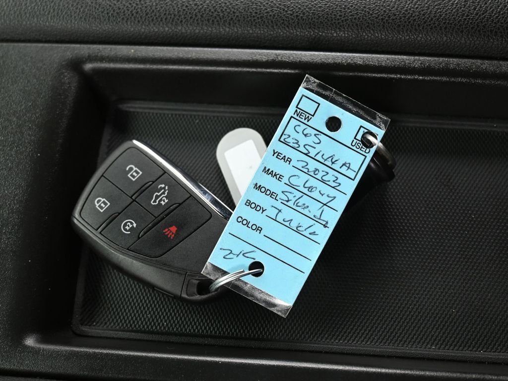 Used 2023 Chevrolet Silverado 1500 Custom image 19