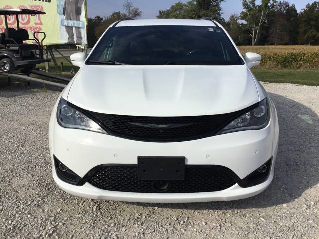 Used 2018 Chrysler Pacifica Limited w/ Advanced Safetytec Group image 9