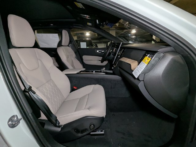 New 2026 Volvo XC60 B5 Plus w/ Protection Package Premier AWD/4WD image 29