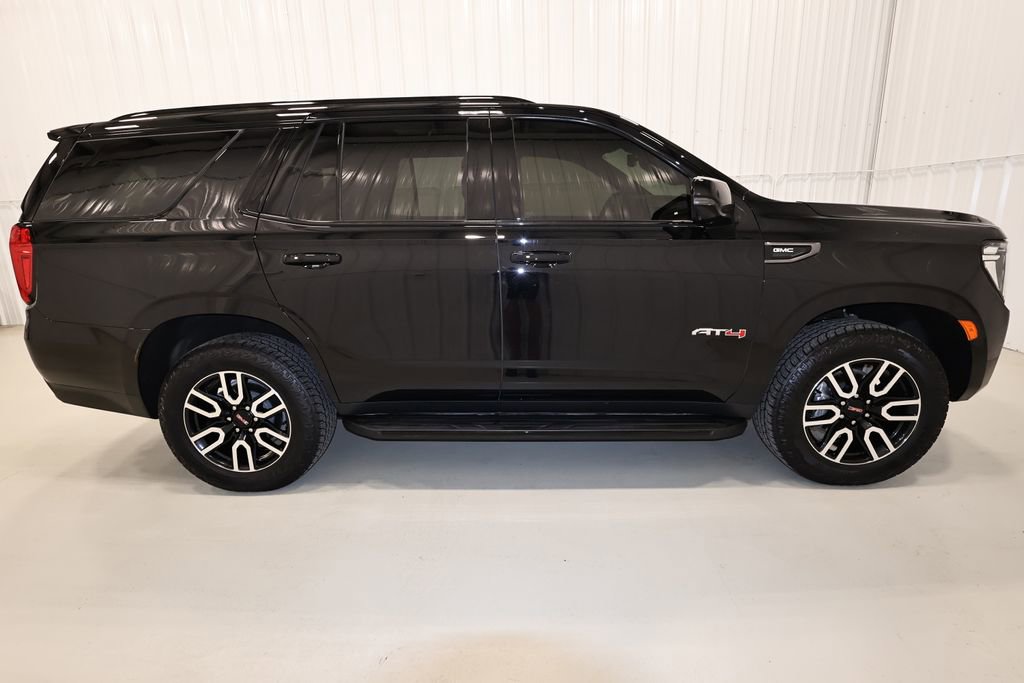 Used 2024 GMC Yukon AT4 w/ Technology Package image 2