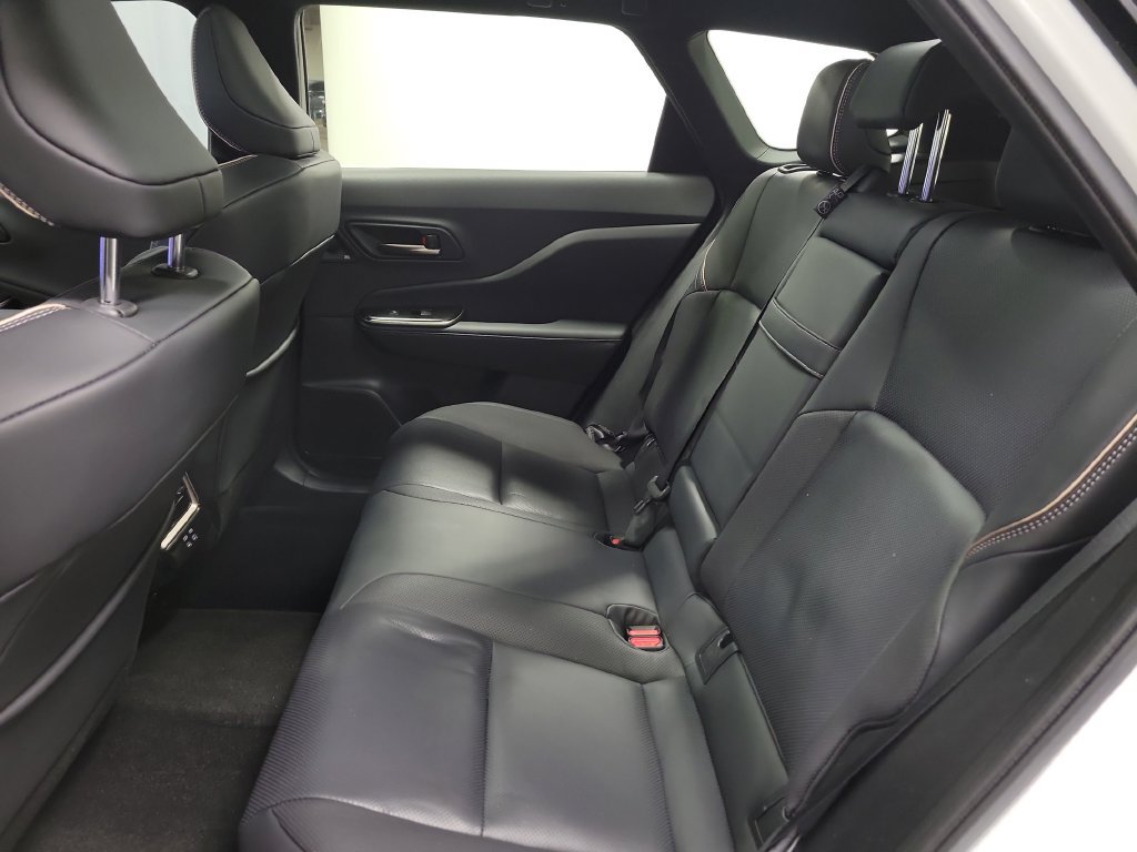 Used 2025 Toyota Crown Signia w/ Advanced Technology Package AWD/4WD image 33