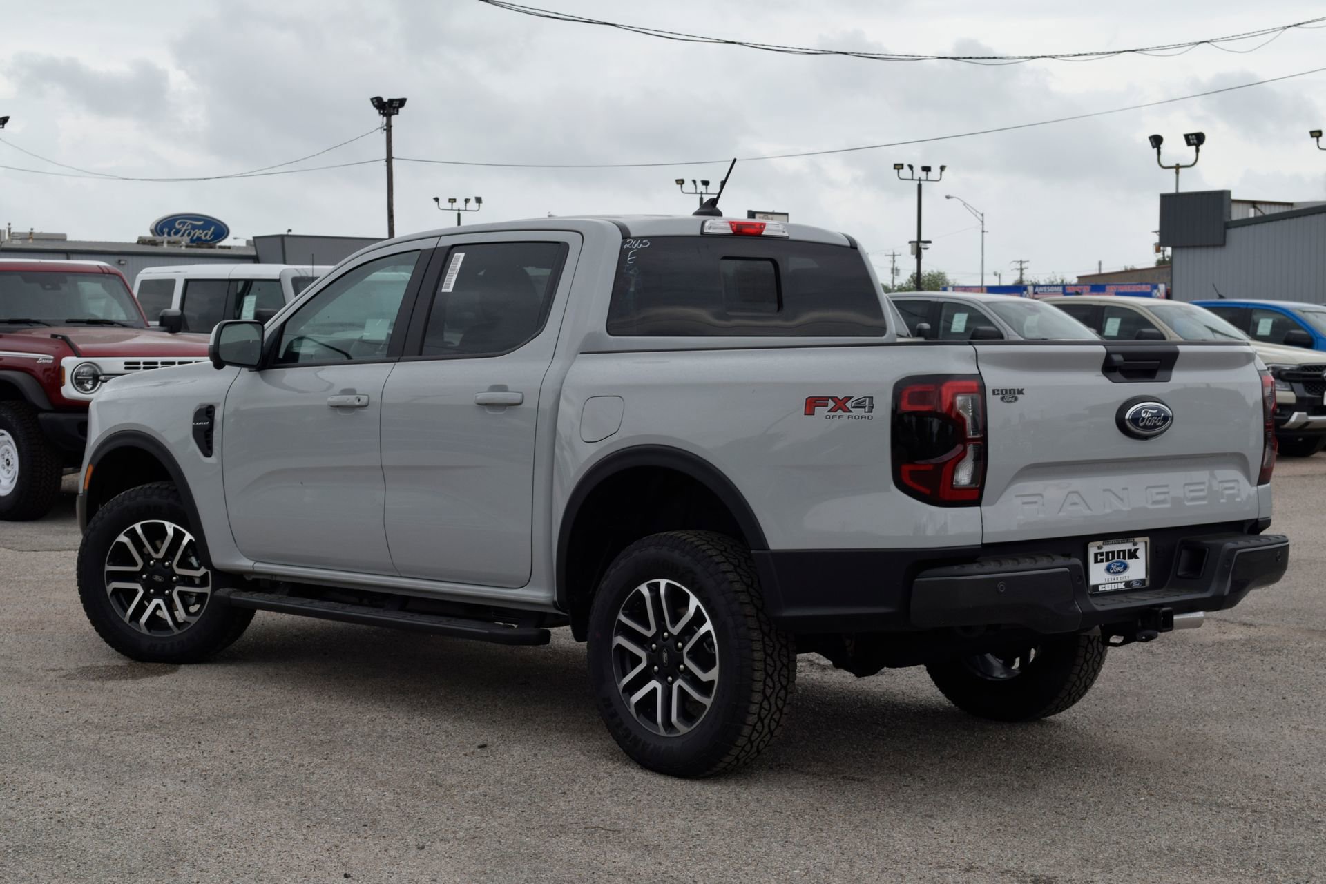 New 2026 Ford Ranger Lariat w/ FX4 Off-Road Package AWD/4WD image 4
