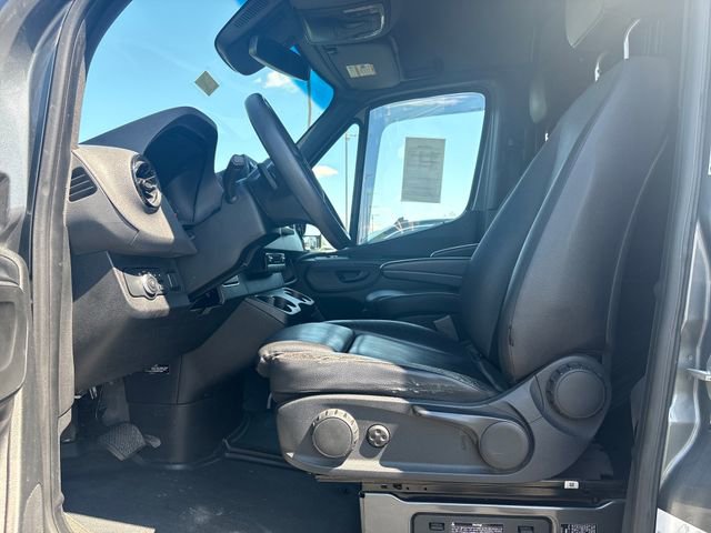 Used 2019 Mercedes-Benz Sprinter 2500 image 10