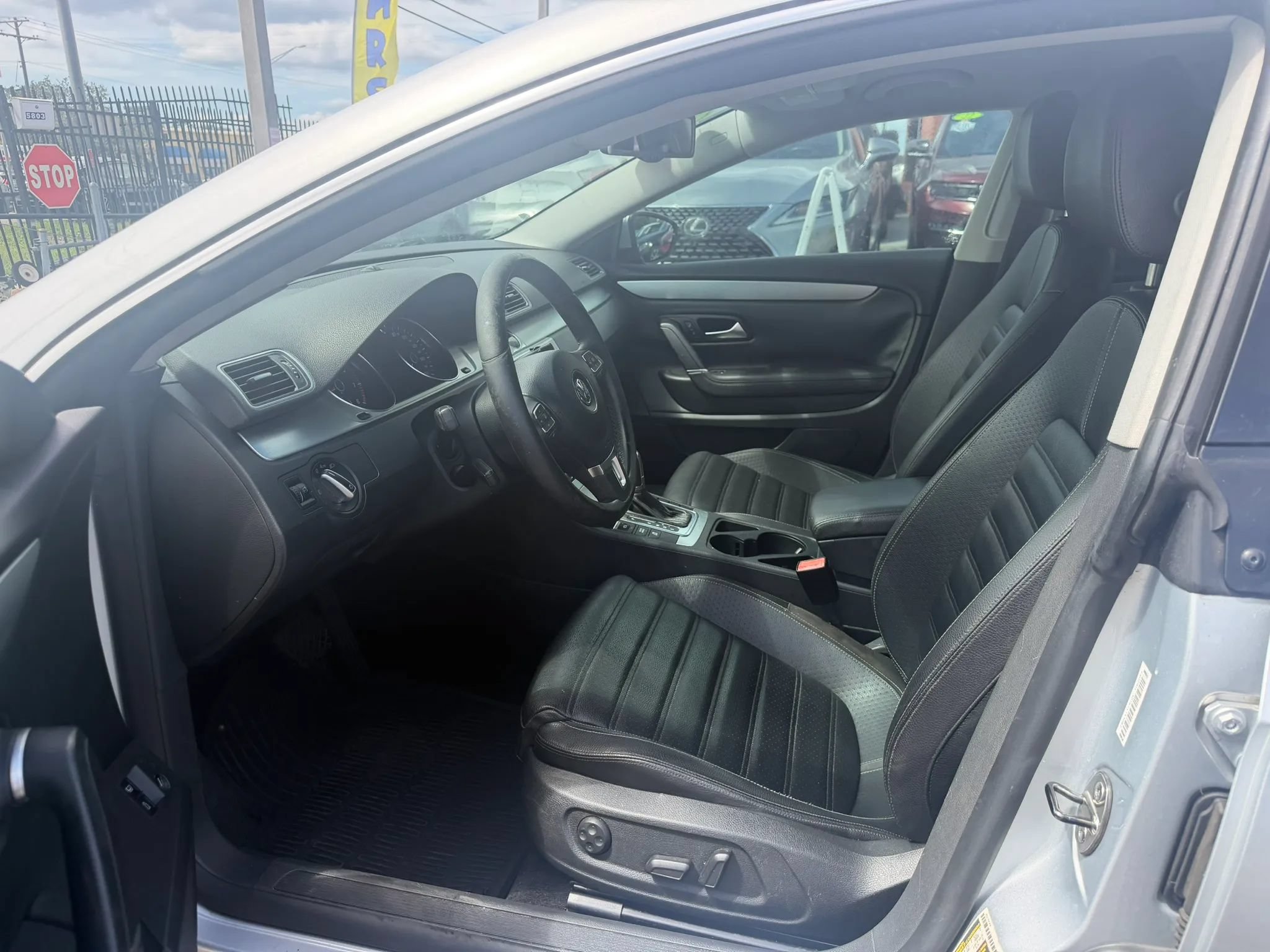 Used 2012 Volkswagen CC Lux Limited FWD image 7