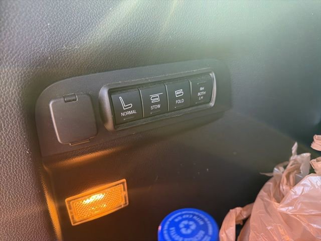 Used 2016 Ford Explorer Platinum image 31