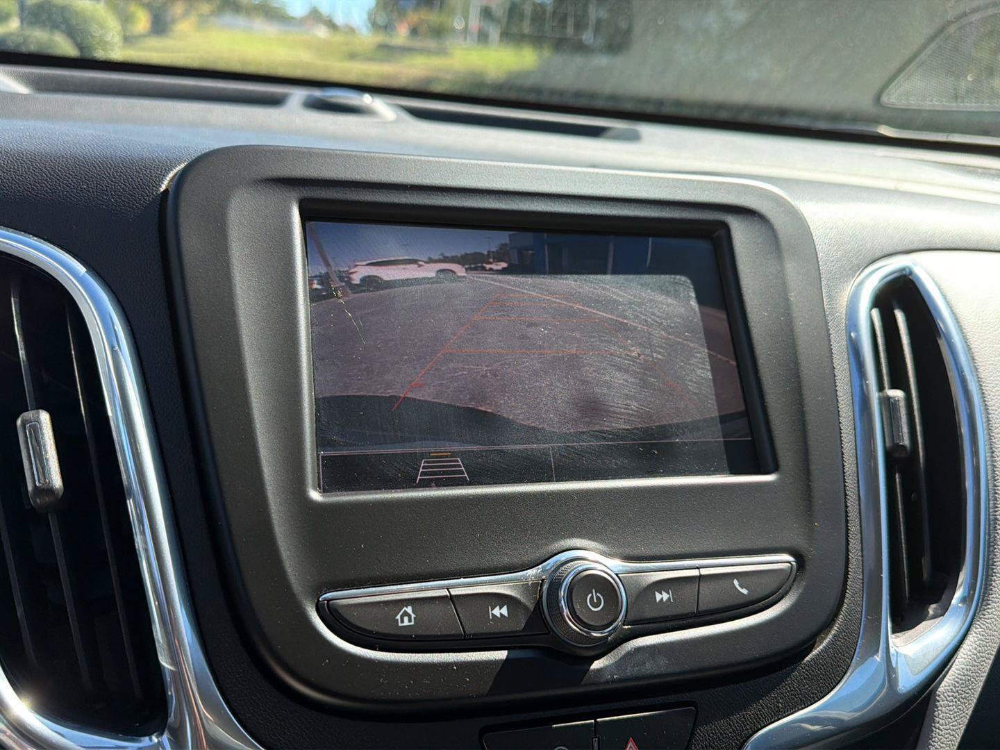 Used 2022 Chevrolet Equinox LS AWD/4WD image 25