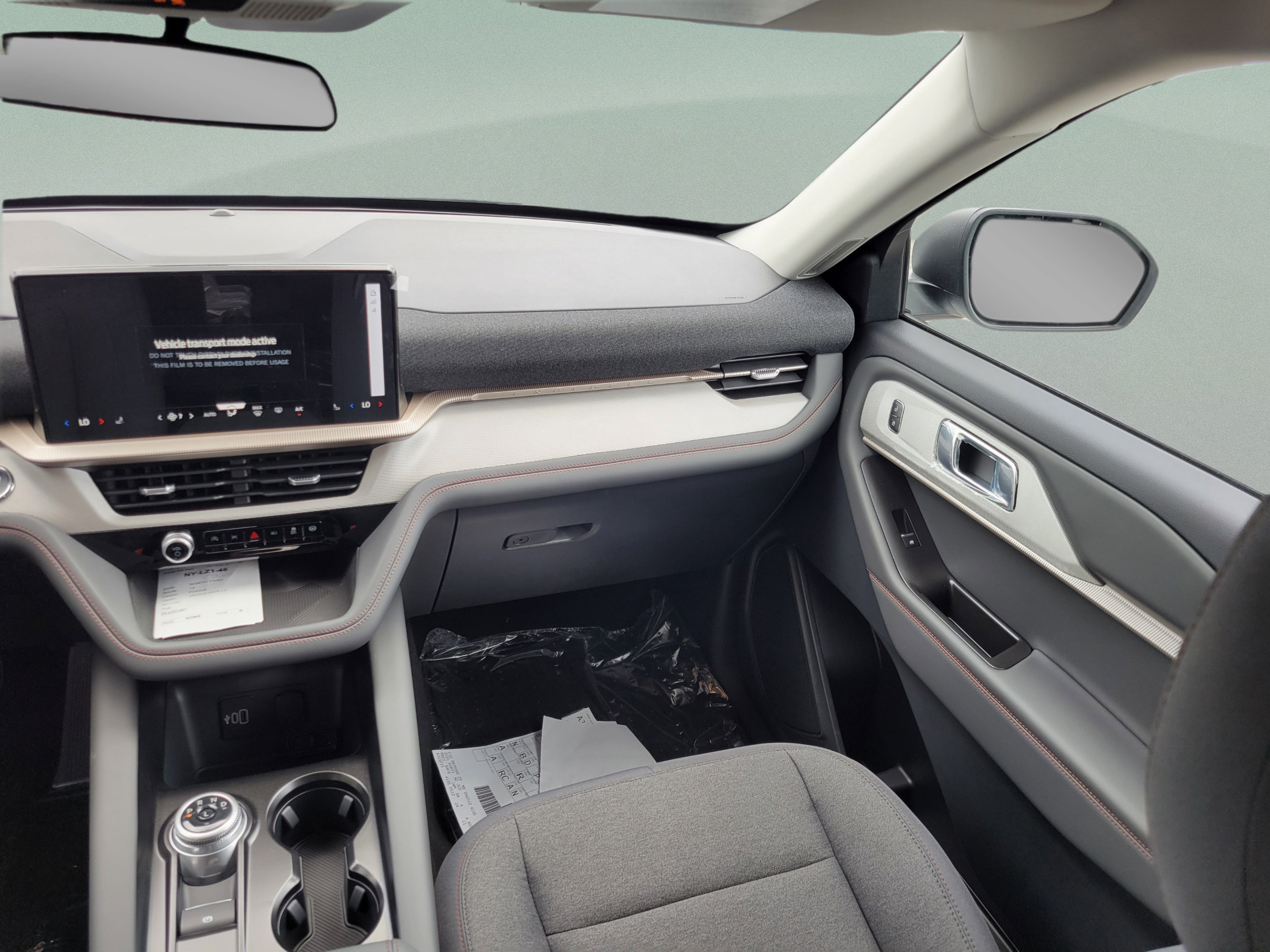 New 2026 Ford Explorer Active RWD image 7