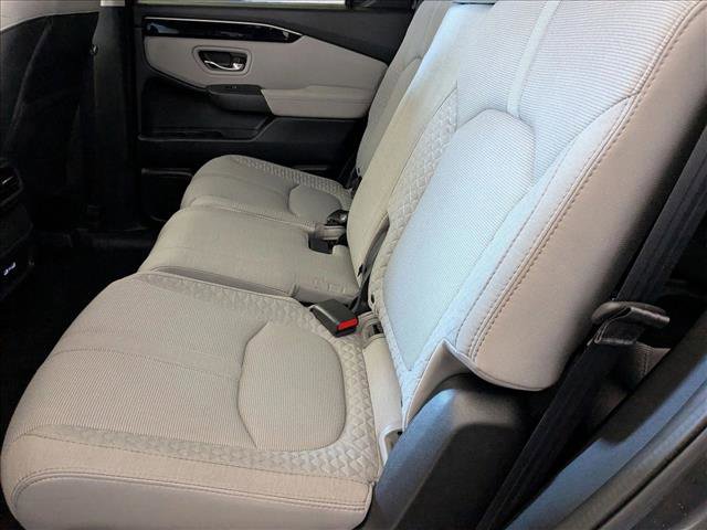 Certified 2023 Honda Pilot LX image 18