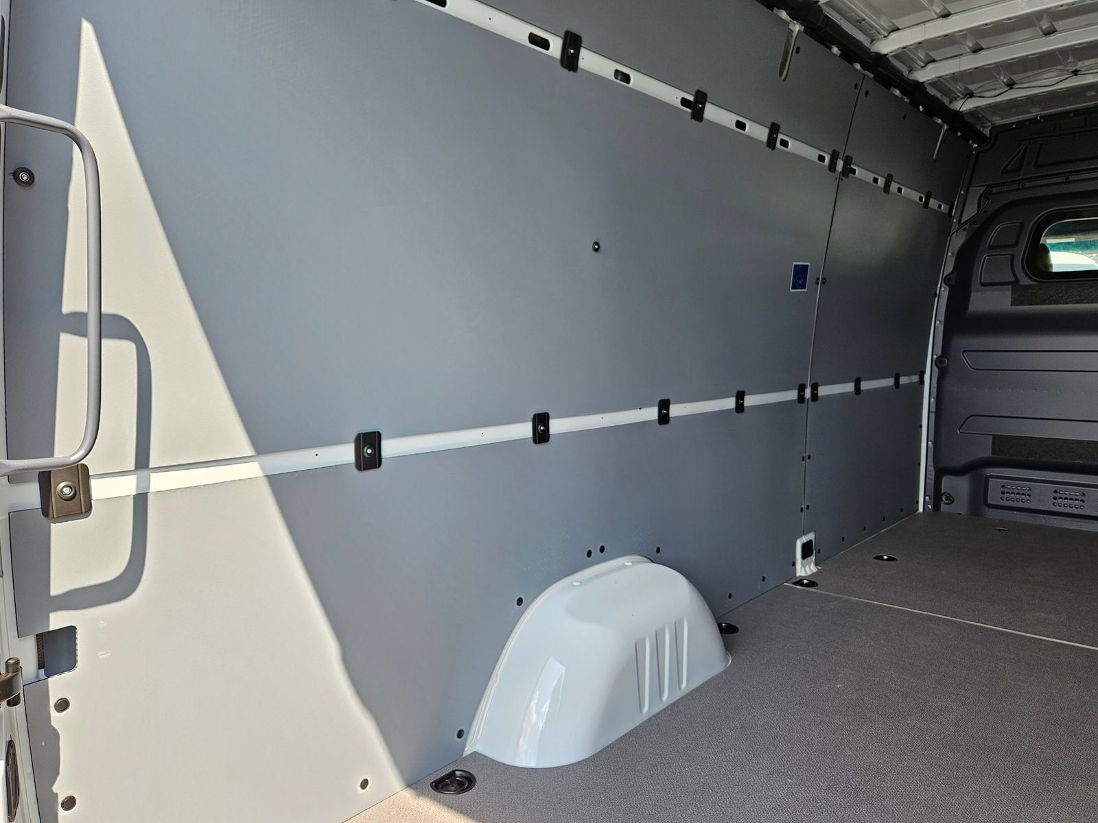 New 2024 Mercedes-Benz eSprinter 170 Cargo image 30