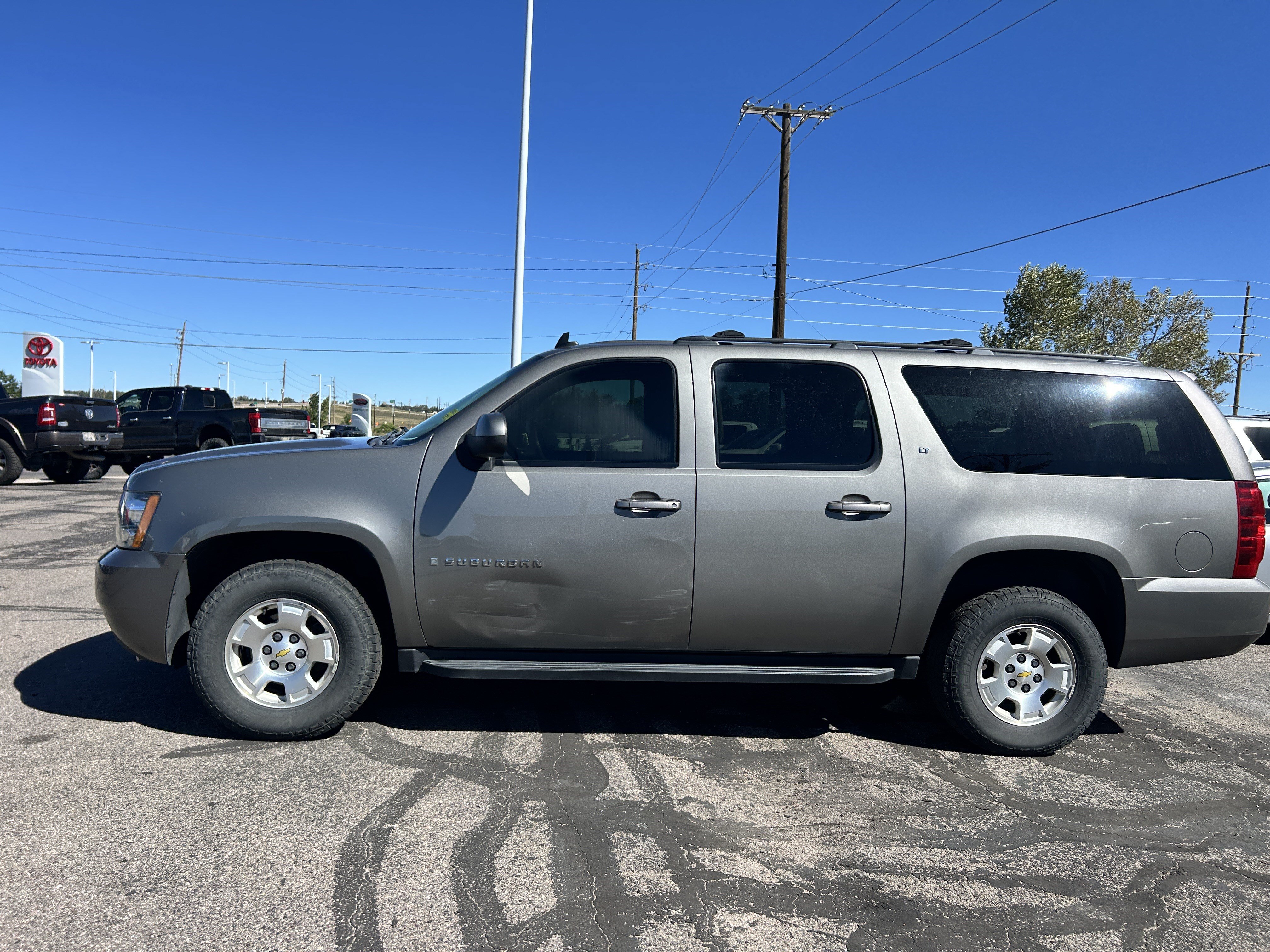 Used 2009 Chevrolet Suburban LT AWD/4WD image 2