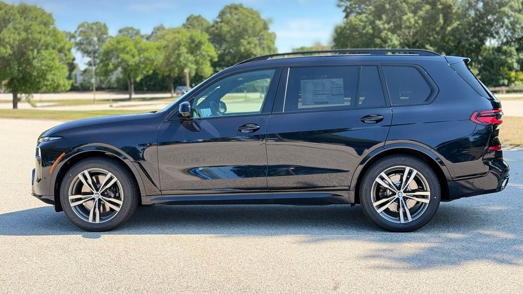 New 2027 BMW X7 xDrive40i w/ M Sport Package AWD/4WD image 3