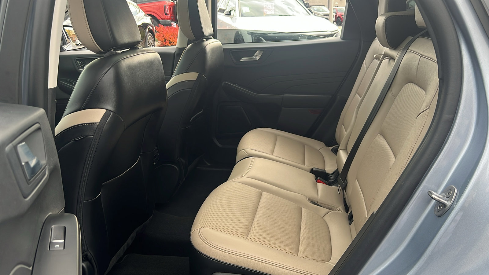 Used 2022 Ford Escape Titanium w/ Class II Trailer Tow Package image 33