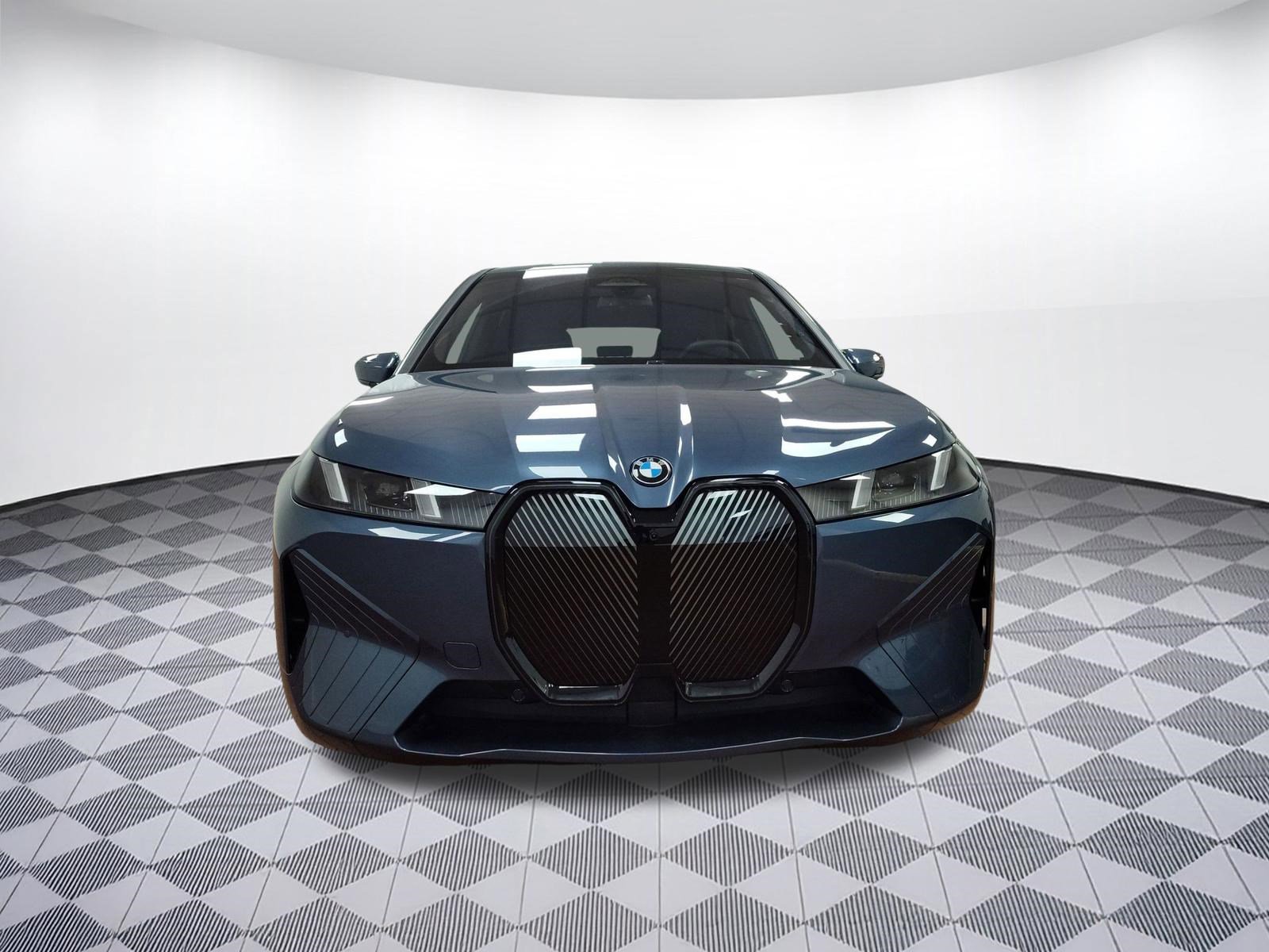 New 2026 BMW iX xDrive45 w/ Premium Package image 5