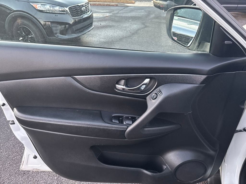 Used 2015 Nissan Rogue SL w/ SL Premium Package image 12