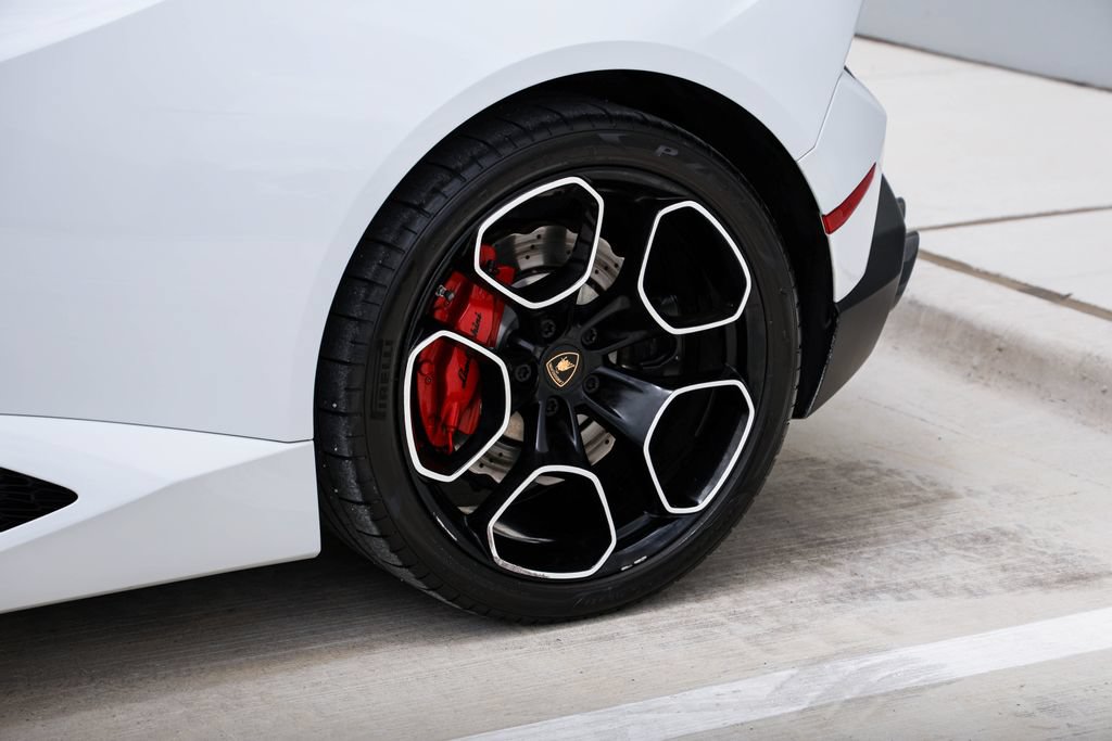 Used 2019 Lamborghini Huracan LP 580-2 RWD image 7