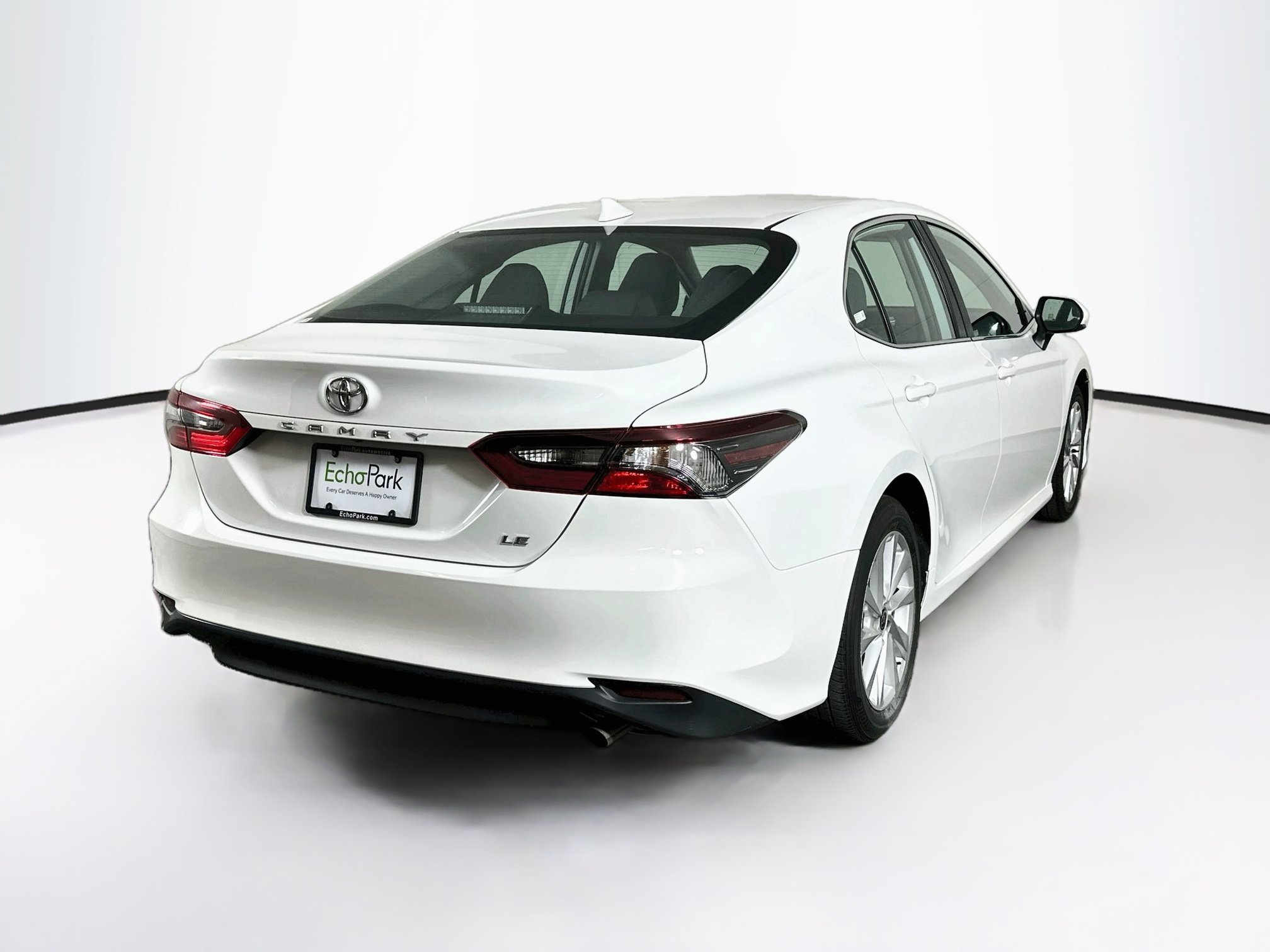 Used 2023 Toyota Camry LE FWD image 9