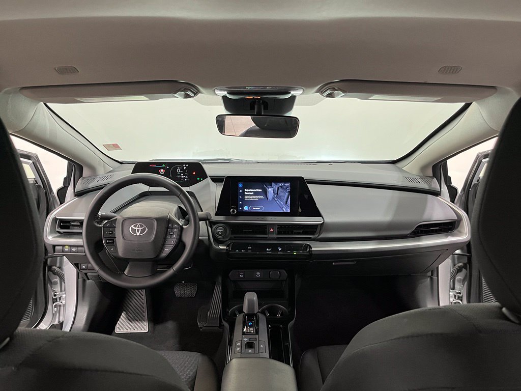 Used 2025 Toyota Prius LE FWD image 19