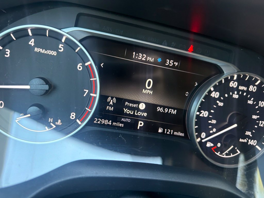 Used 2023 Nissan Rogue S AWD/4WD image 3